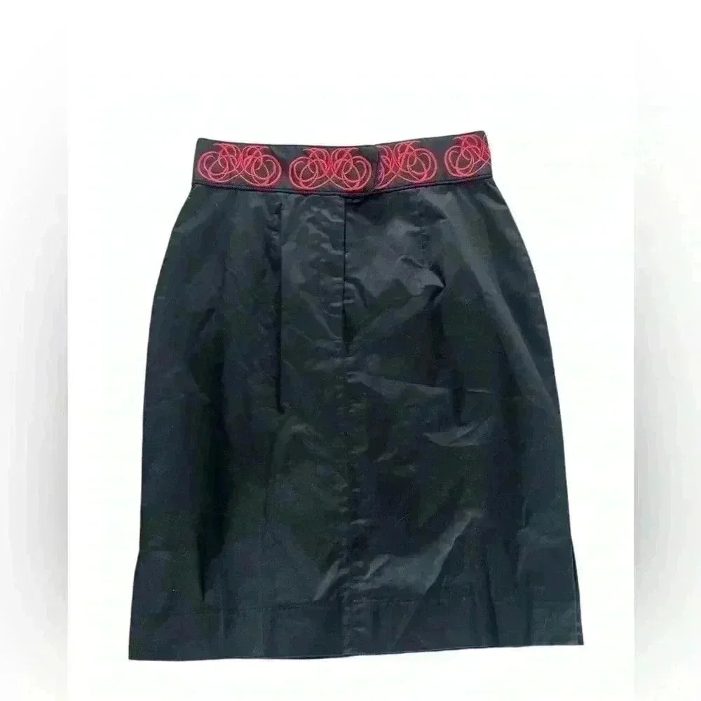 Elizabeth McKay Black Skirt with Embroidered Waist Size 8
